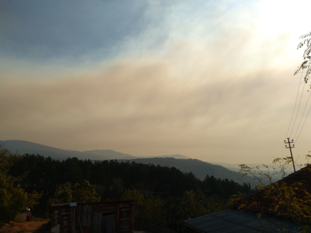Облак дима са пожара на бугарском делу Старе планине стигао и до Пирота (ФОТО/ВИДЕО)
